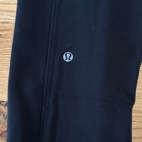 Lululemon Base Runner Pant in Black, Size 4 - Picture 11 of 11